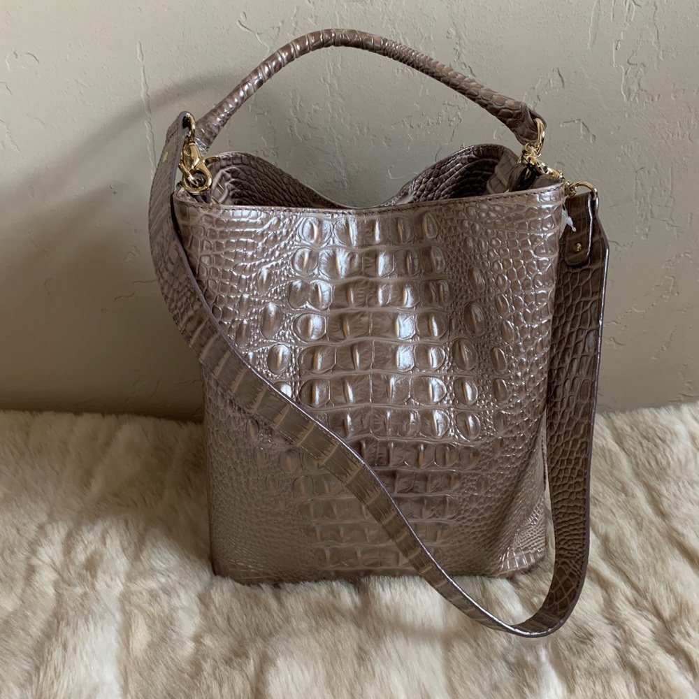 🥳HP🥳 Brahmin Amelia Bucket Bag - Picture 4 of 5